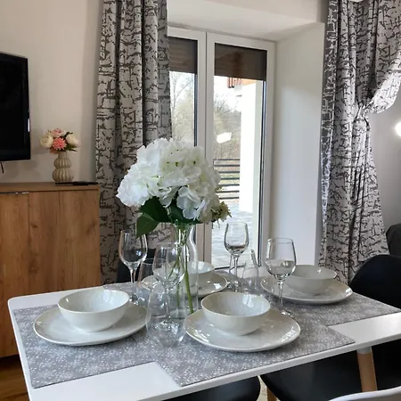 Nowy Z Tarasem I Samodzielnym Wejsciem - Sowia Apartamento